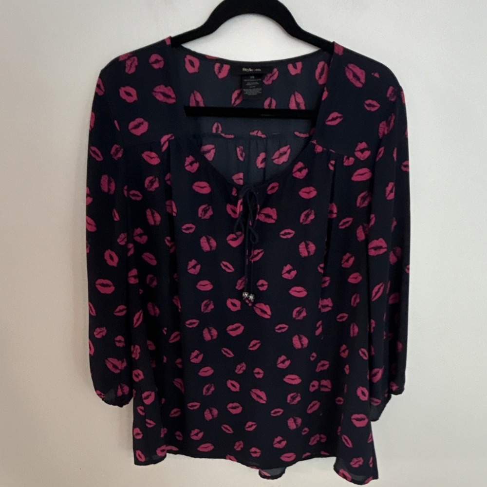 Style&co. Women's Black Pink Lips Print Tie V-Neck Chiffon Blouse L/G